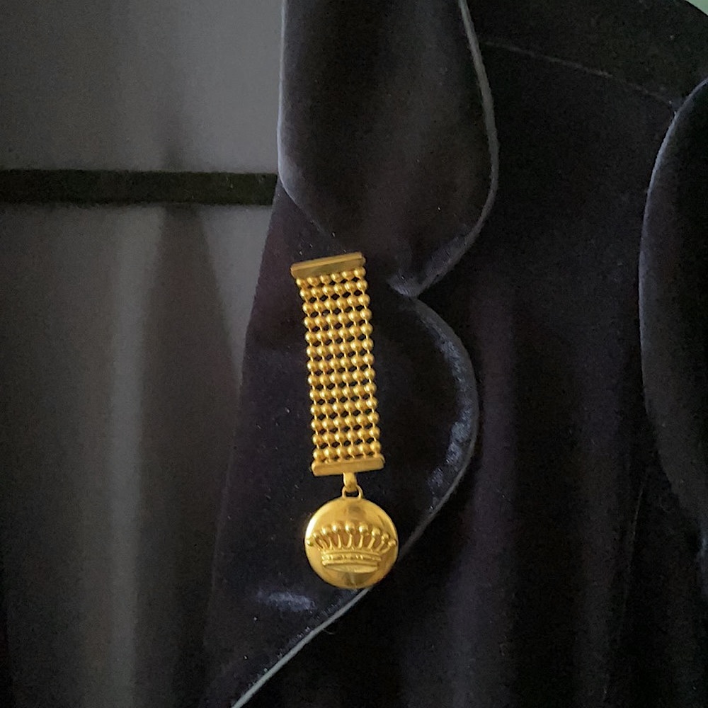 Vintage Chanel pin 1970's 4 1/2” x 1-3/8” - Picture 3 of 9